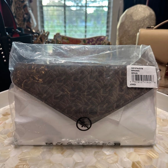 New Michael Kors 3 in 1 Empire Monogram wallet/pouch Gorgeous! - Picture 6 of 7